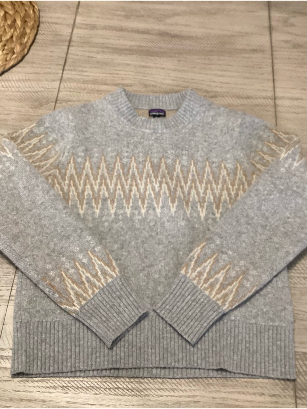 Women’s Patagonia Gray Patterned Crewneck Sweater in Medium Sz